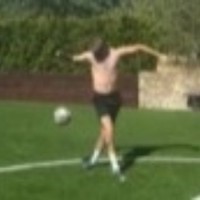 九游体育比分直播-有没老爸影子？小贝儿子罗密欧炫球技：花式起球+脚后跟挑球