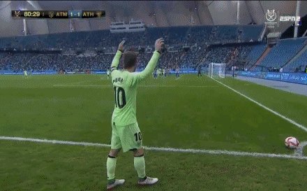 1642114120681068634.gif